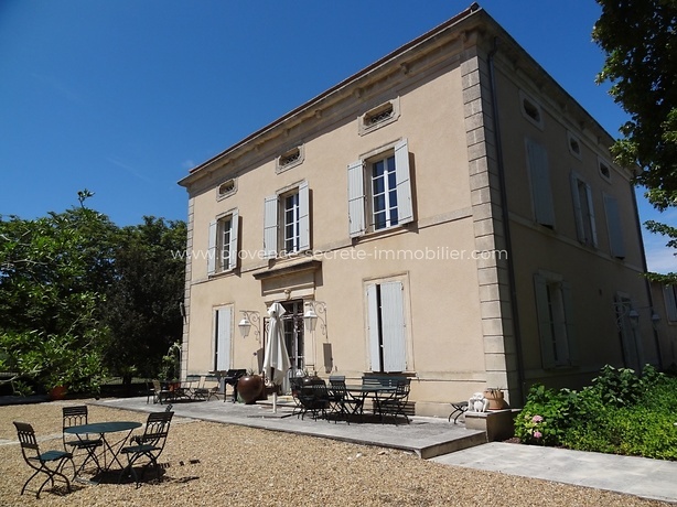 Between 2 charming villages, Bastide with swimming pool for rent 